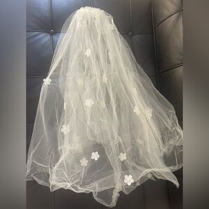 Italian Wedding Veil in Contemporary shape with Soft Tulle.